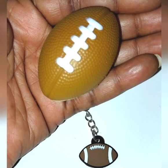 Unisex kids stress ball and keychain set - Picture 4 of 5